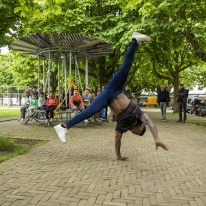 breakdance kid Colombia op heeswijkplein