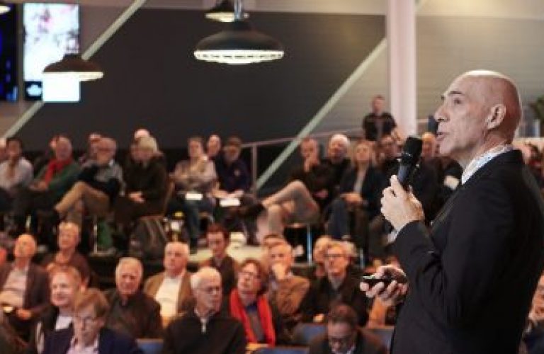 Jan Latten tijdens stadgesprek over bevolkingsgroei van den haag