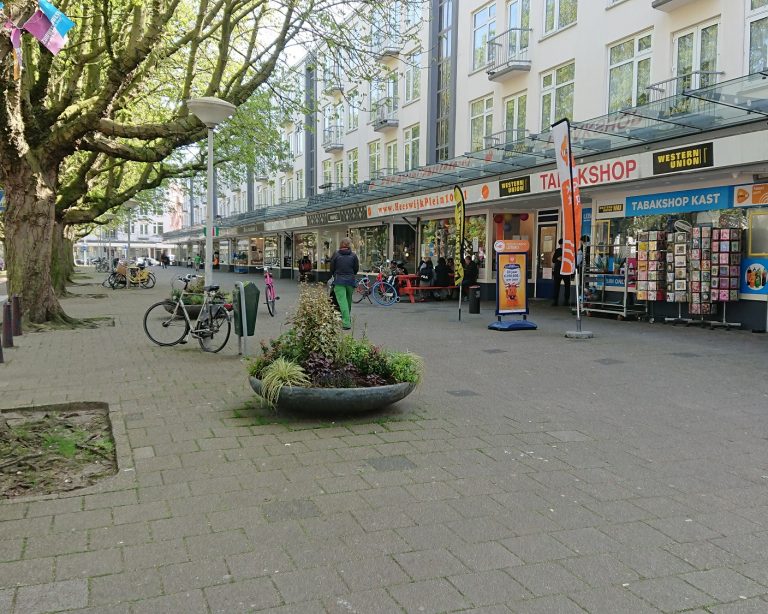 plinten met winkels in Den Haag Zuidwest